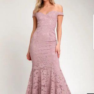 Lulu’ lace gown.